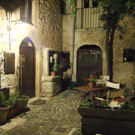 Aparthotel Residenza La Torre Santo Stefano Di Sessanio Exterior foto