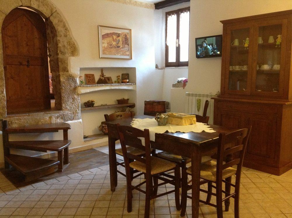 Aparthotel Residenza La Torre Santo Stefano Di Sessanio Exterior foto