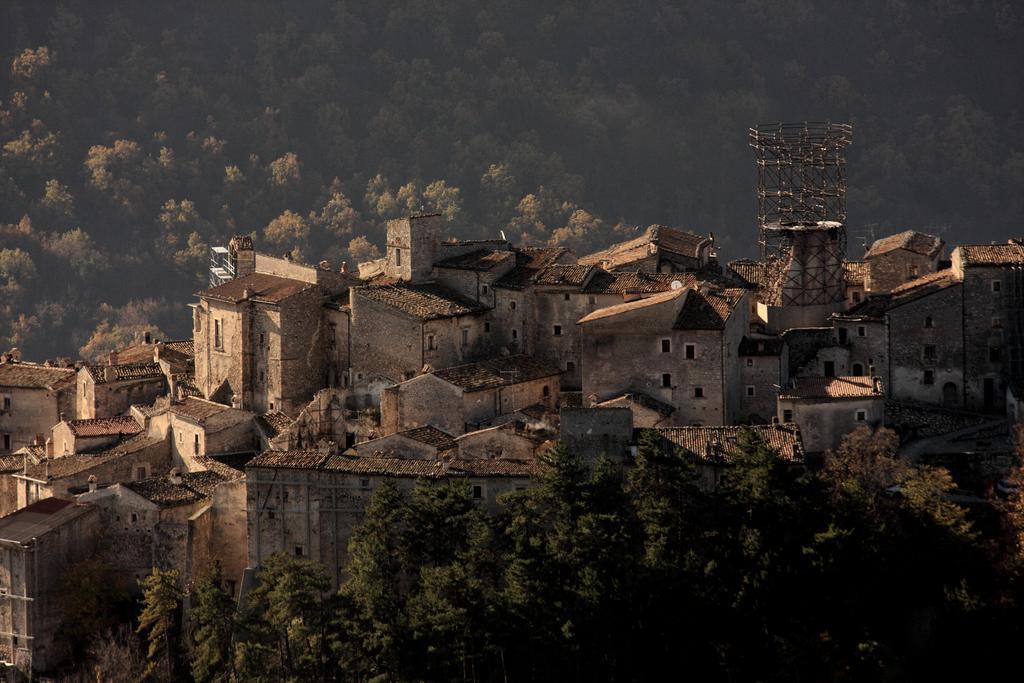Aparthotel Residenza La Torre Santo Stefano Di Sessanio Exterior foto