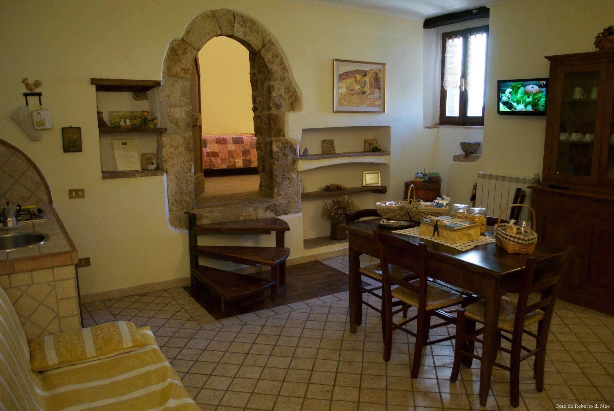Aparthotel Residenza La Torre Santo Stefano Di Sessanio Exterior foto