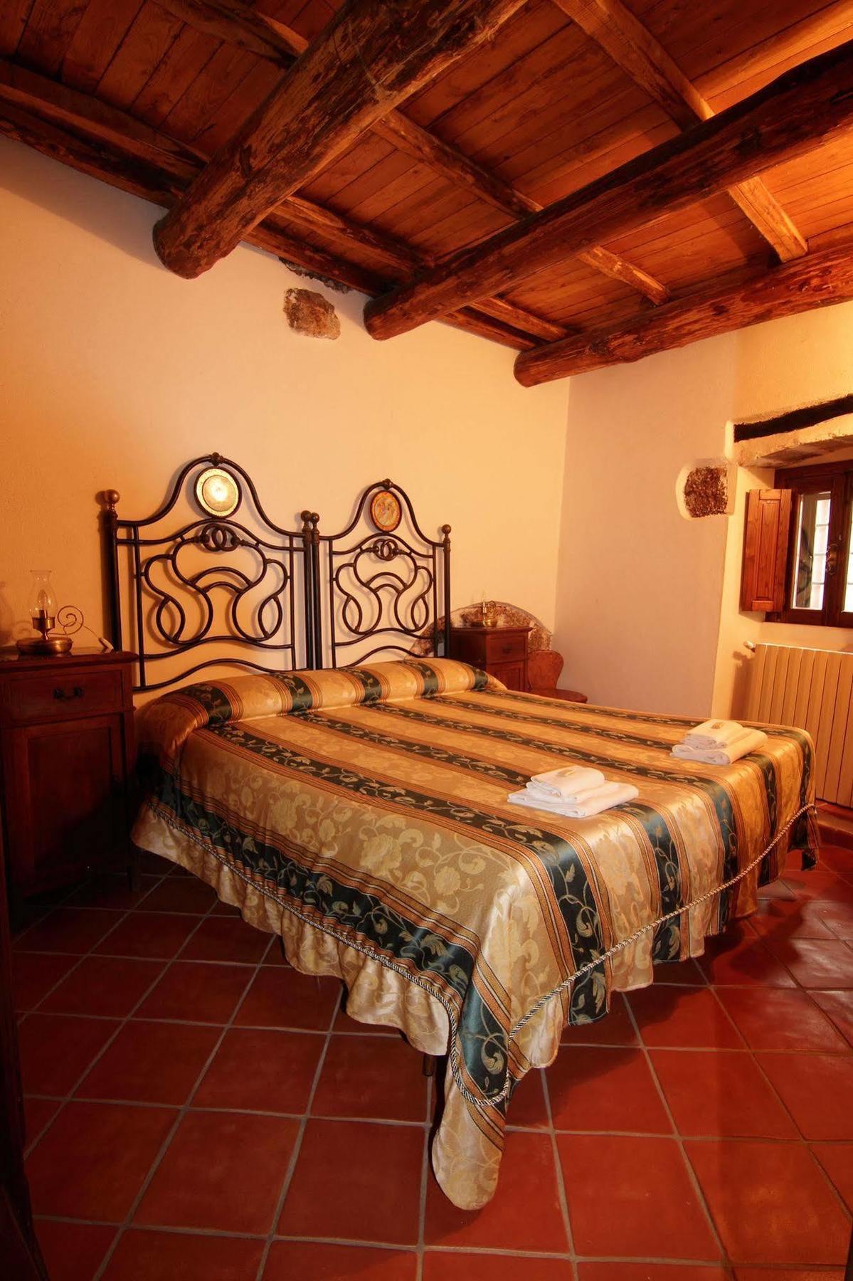 Aparthotel Residenza La Torre Santo Stefano Di Sessanio Exterior foto