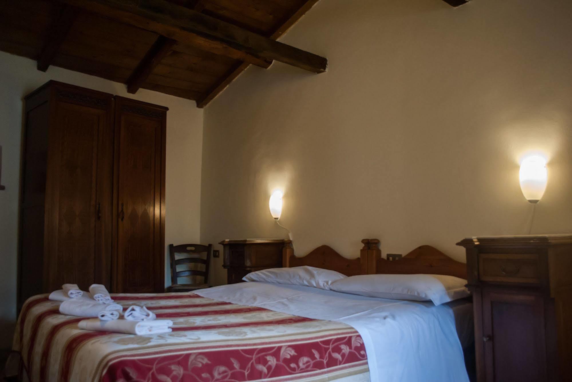 Aparthotel Residenza La Torre Santo Stefano Di Sessanio Exterior foto