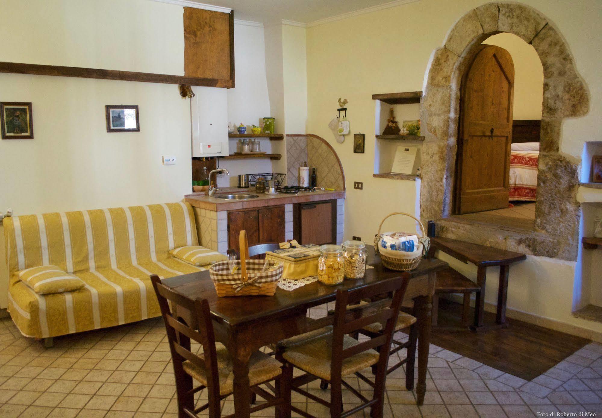 Aparthotel Residenza La Torre Santo Stefano Di Sessanio Exterior foto
