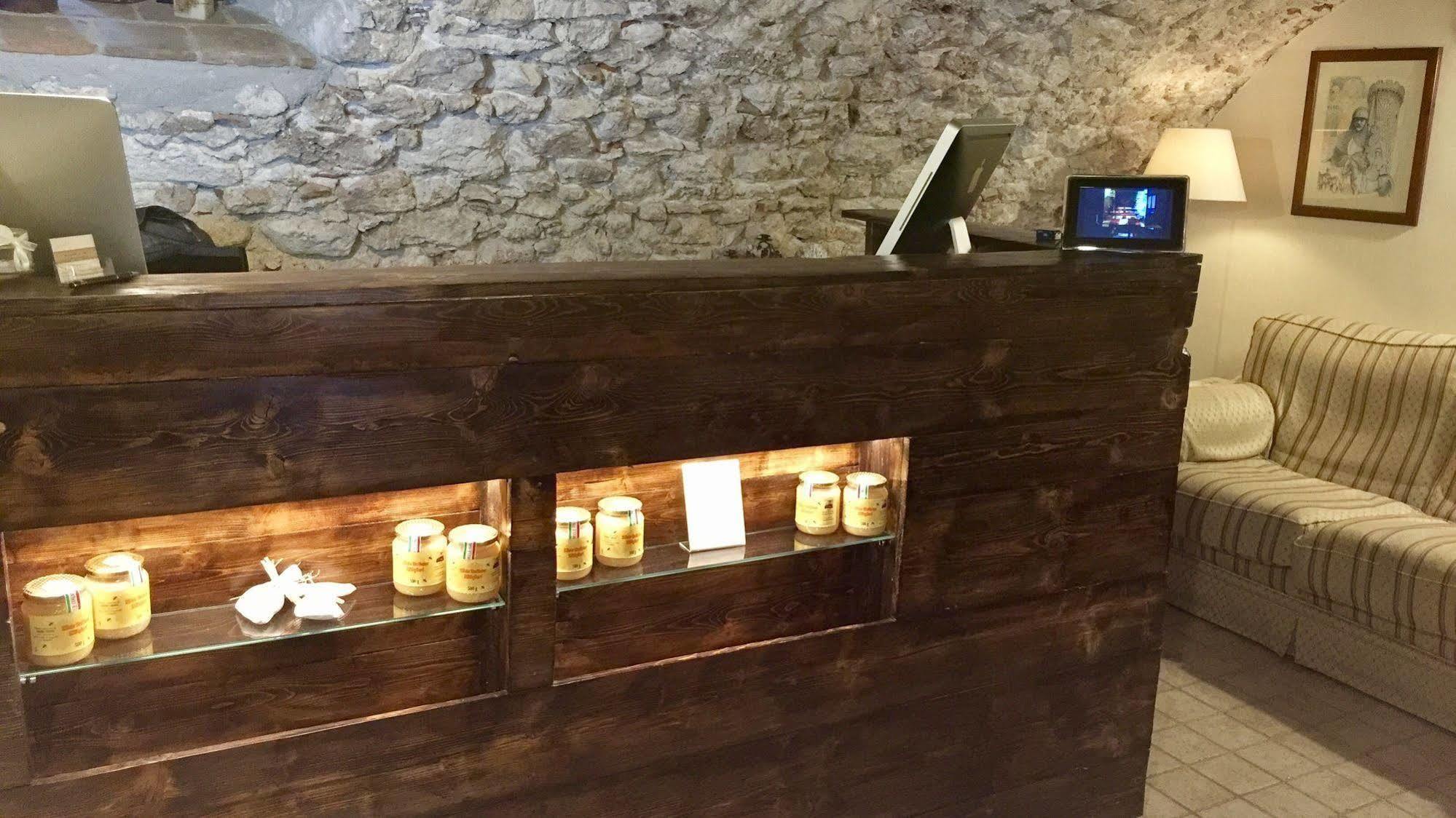 Aparthotel Residenza La Torre Santo Stefano Di Sessanio Exterior foto
