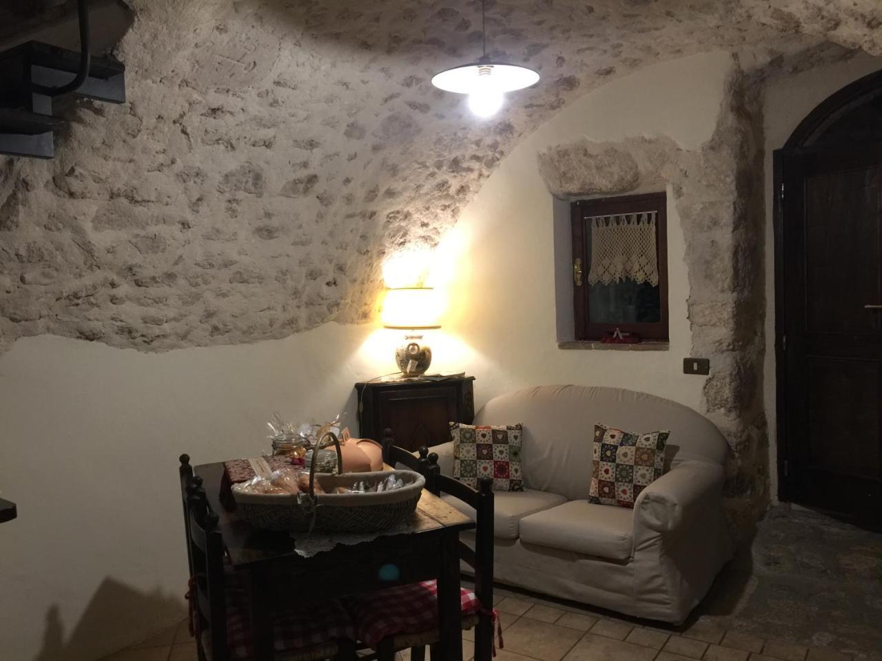 Aparthotel Residenza La Torre Santo Stefano Di Sessanio Exterior foto