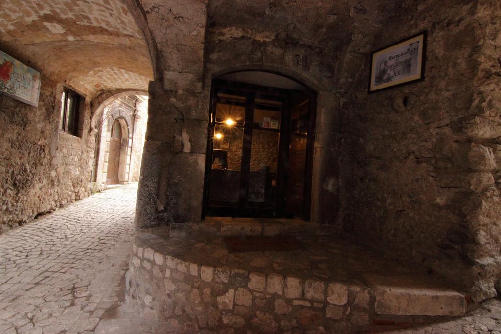 Aparthotel Residenza La Torre Santo Stefano Di Sessanio Exterior foto