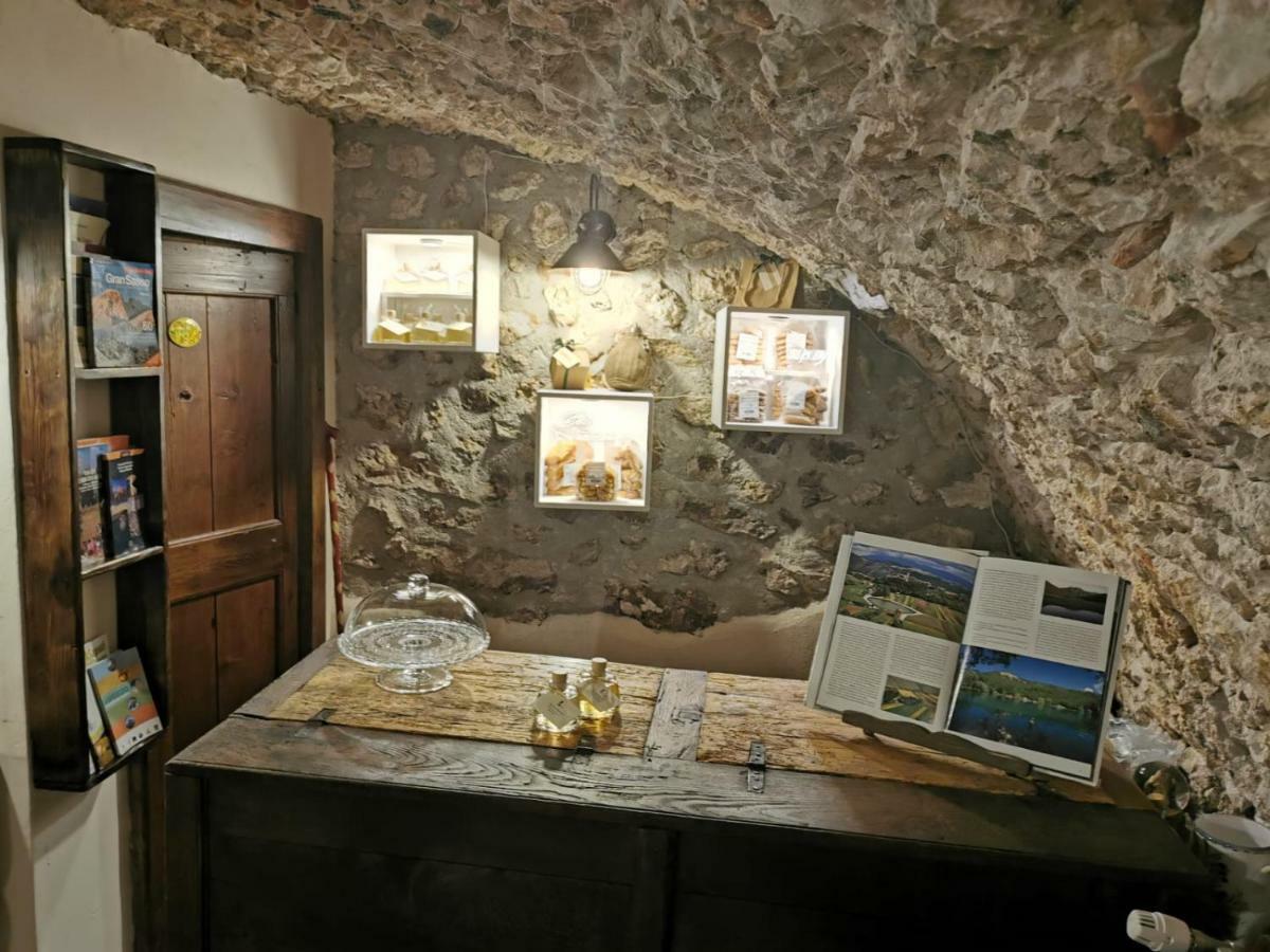 Aparthotel Residenza La Torre Santo Stefano Di Sessanio Exterior foto